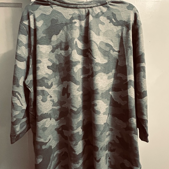 Jane and Delancey fatigue look Knit Top - Picture 3 of 6